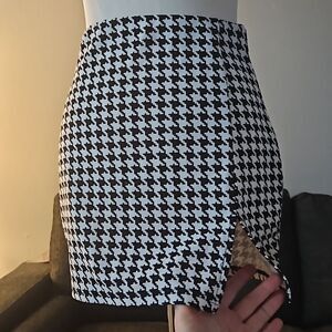 Houndstooth mini skirt
